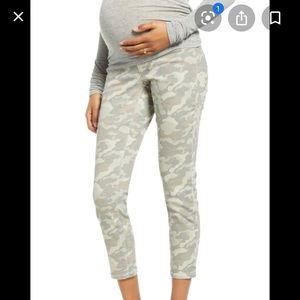 NWOT maternity camo print jeans